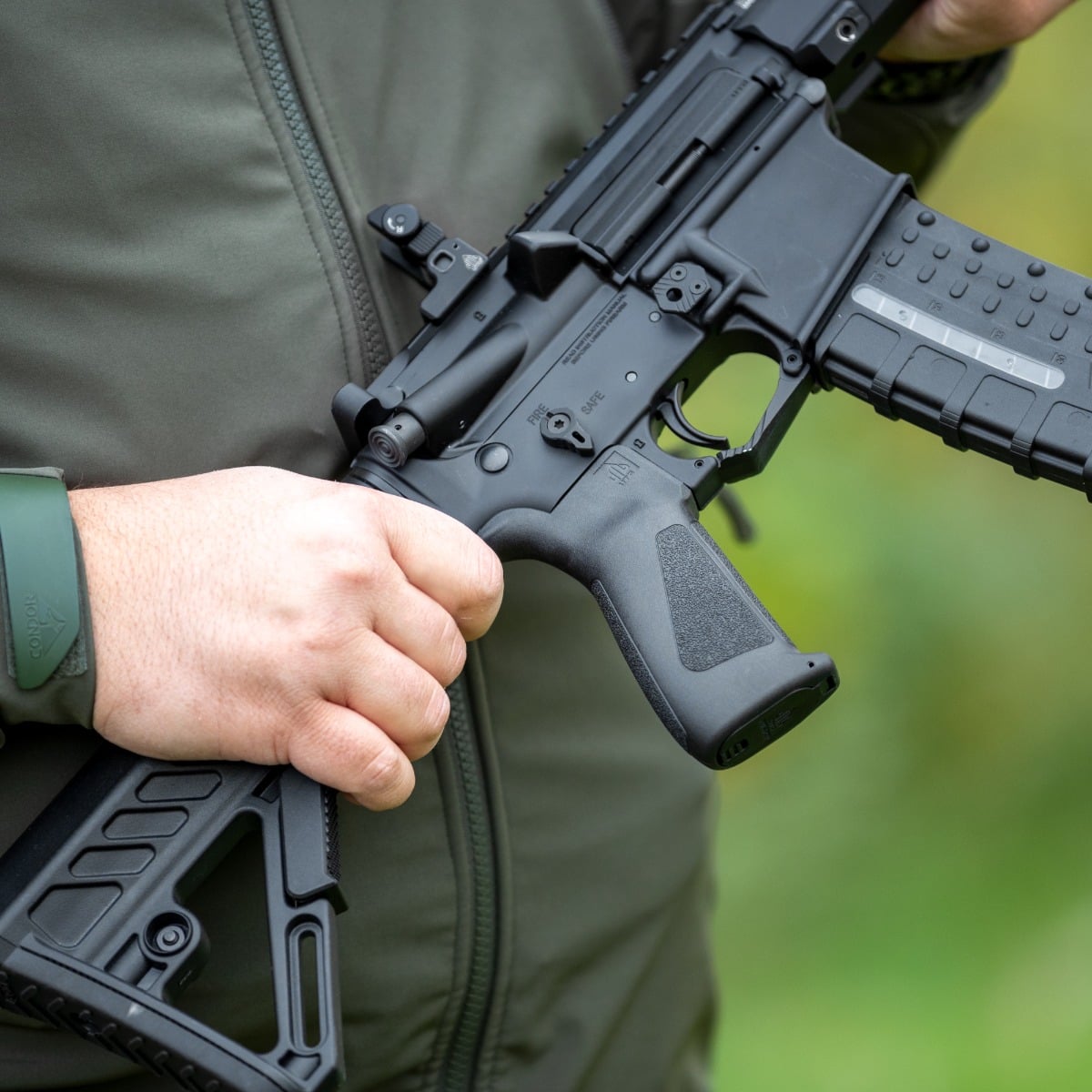 UTG® Ultra Slim Pistol Grip – montage